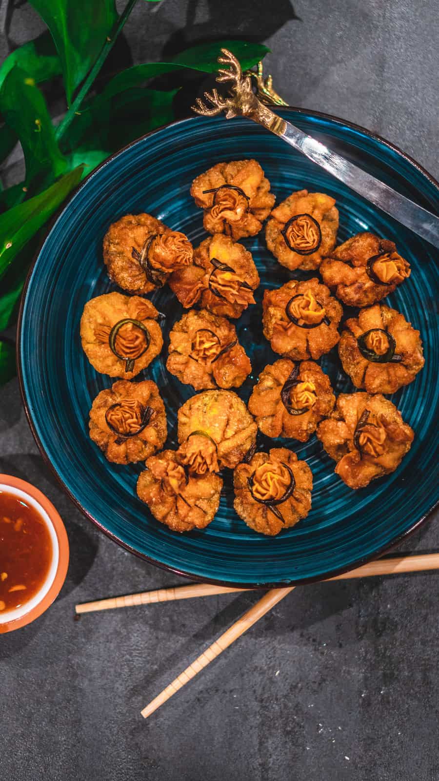 चीज पनीर फ्राइड मोमोस