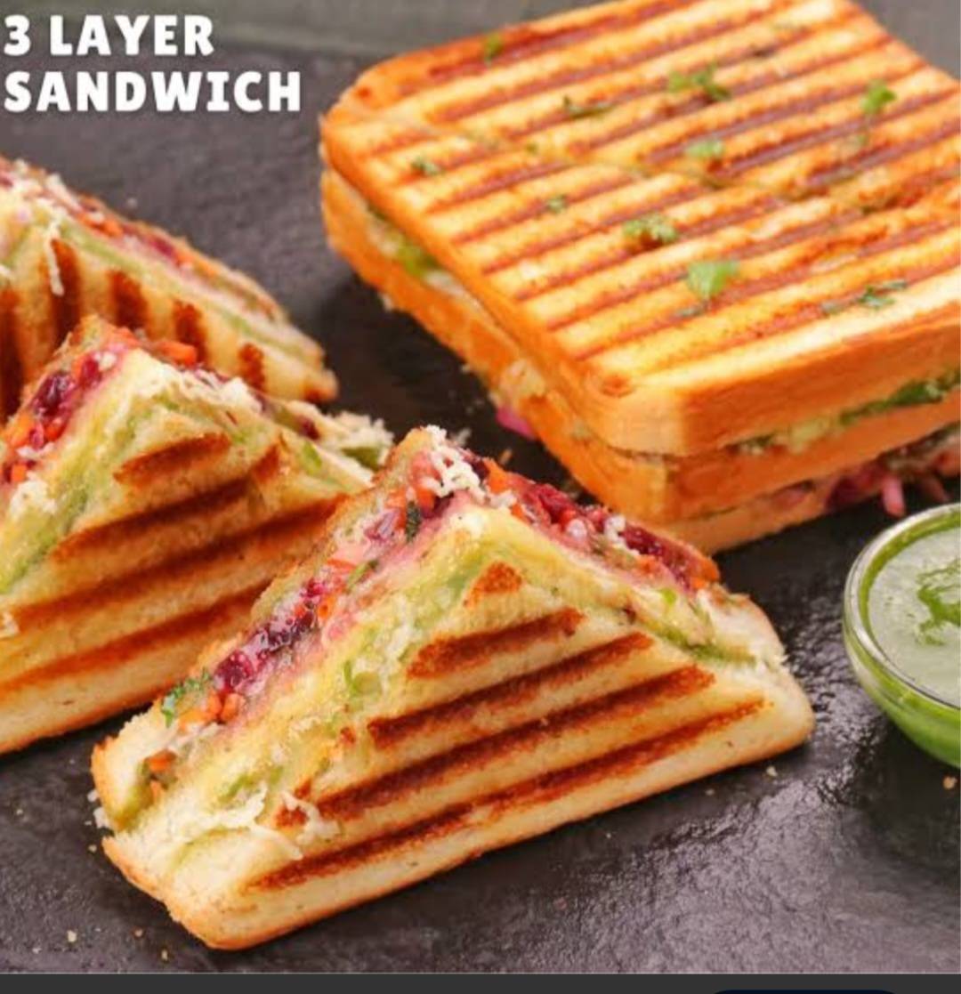 Special Big Sandwich (3 Layer) (स्पेशल बिग सेंडविच (3 लेयर))