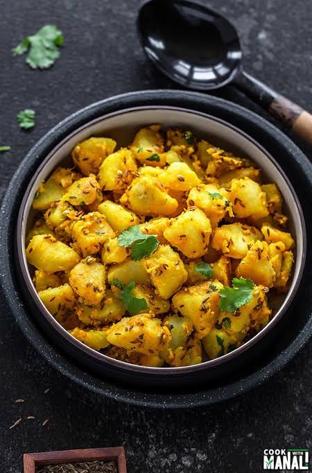 आलू जीरा (हाफ)