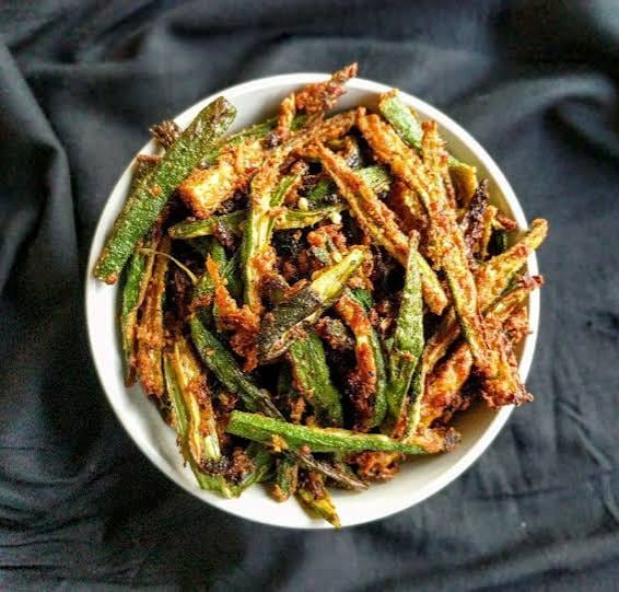 भिंडी कुरकुरी (फूल)