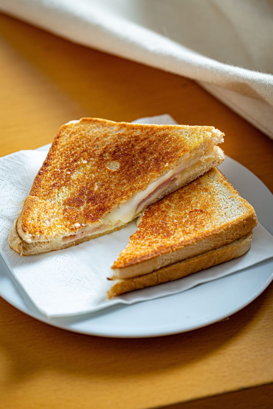 ब्रेड बटर ग्रिल sandwich (Cheese) - Bread Butter Grill