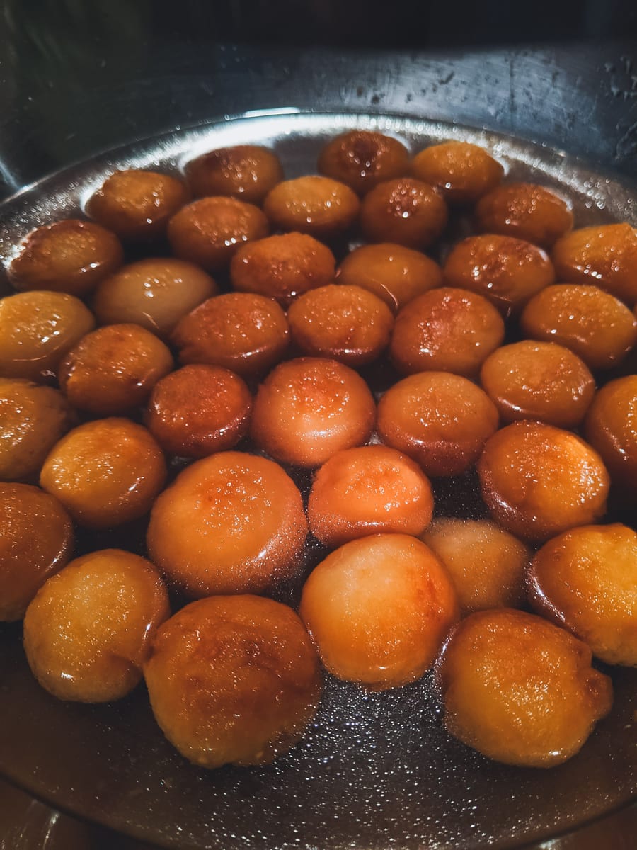 गुलाब जामुन