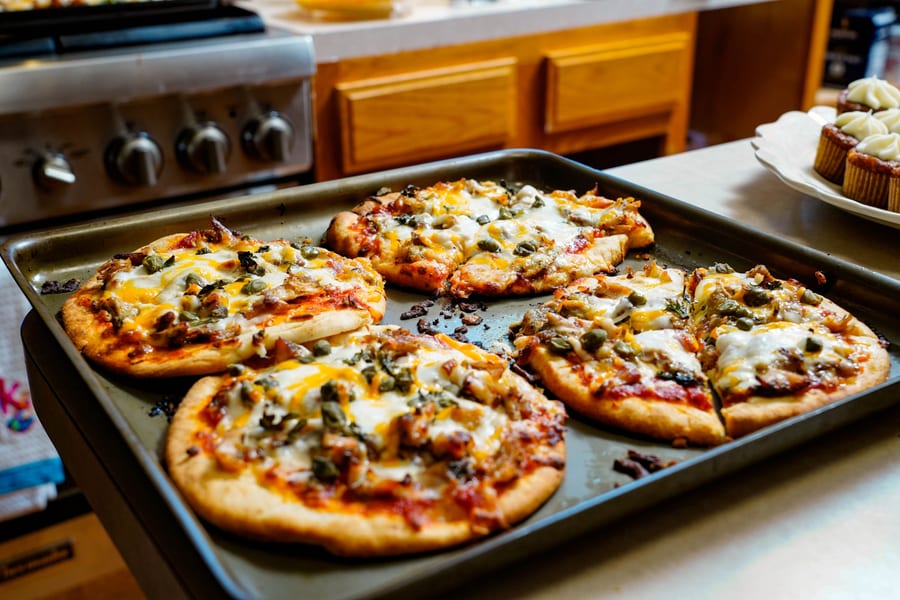 Sev Pyaz Pizza (सेव प्याज पिज्जा)