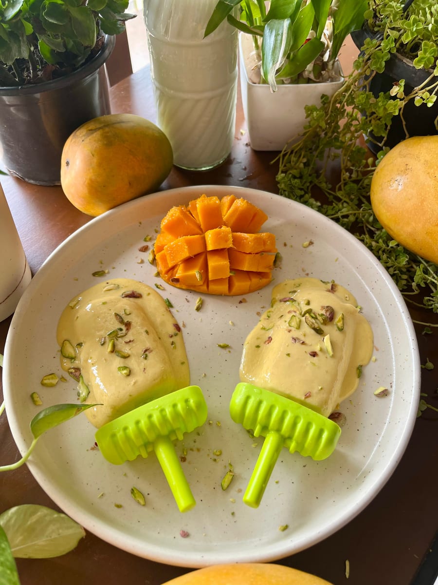 Sp. American Dry Fruit Kulfi (स्पेशल अमेरिकन ड्राईफ्रूट कुल्फी)