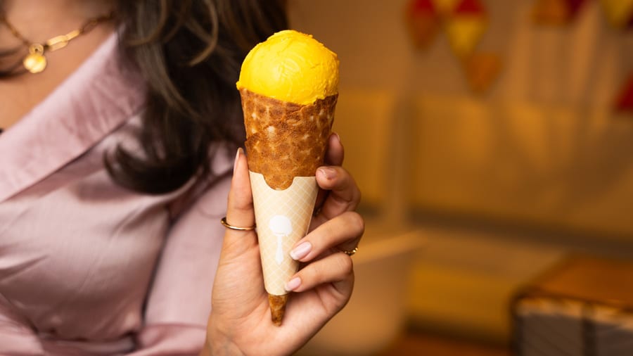 Mango Cadbury ice cream (मैंगो कैडबरी)