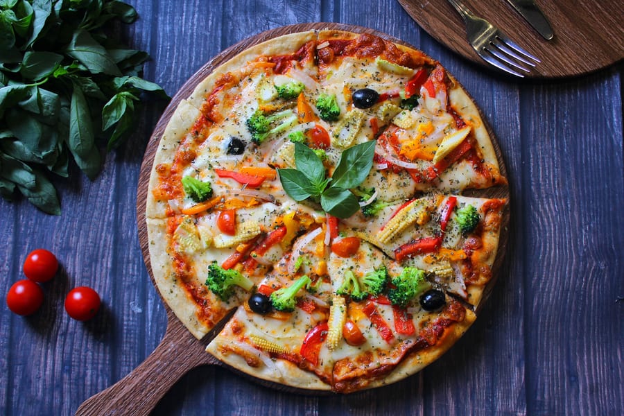 Vegetable cheese pizza