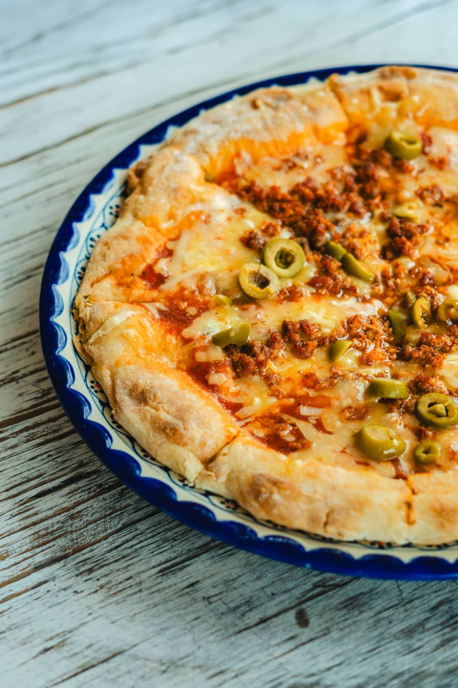 Cheese paneer pizza