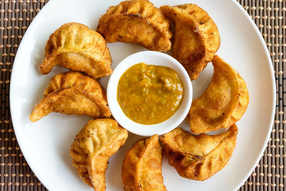 Cheese corn momos fried (6pcs)