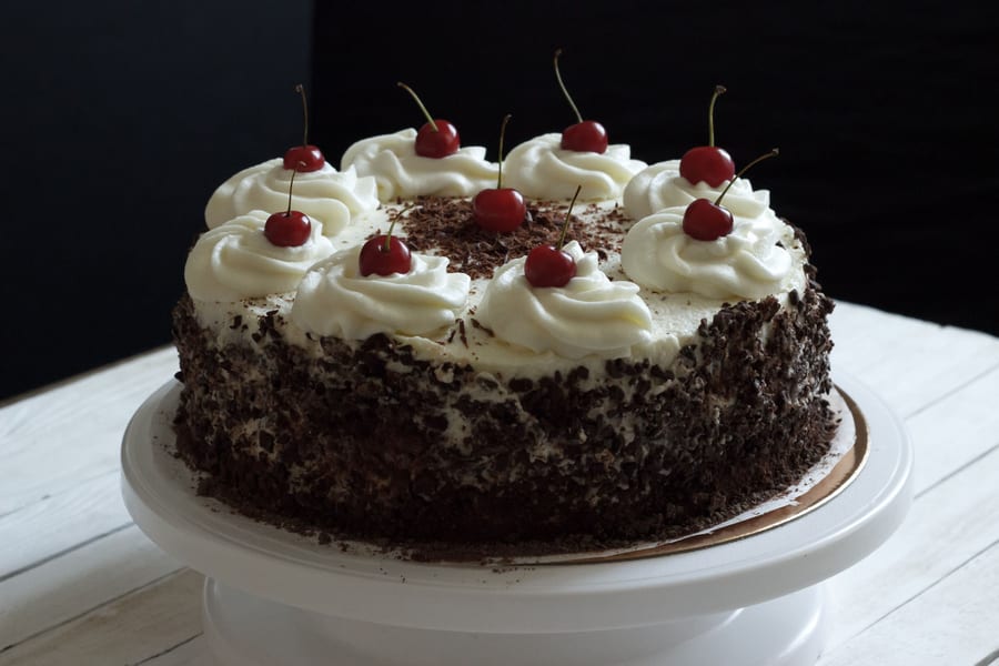 Black Forest Cake (1 Pound)
