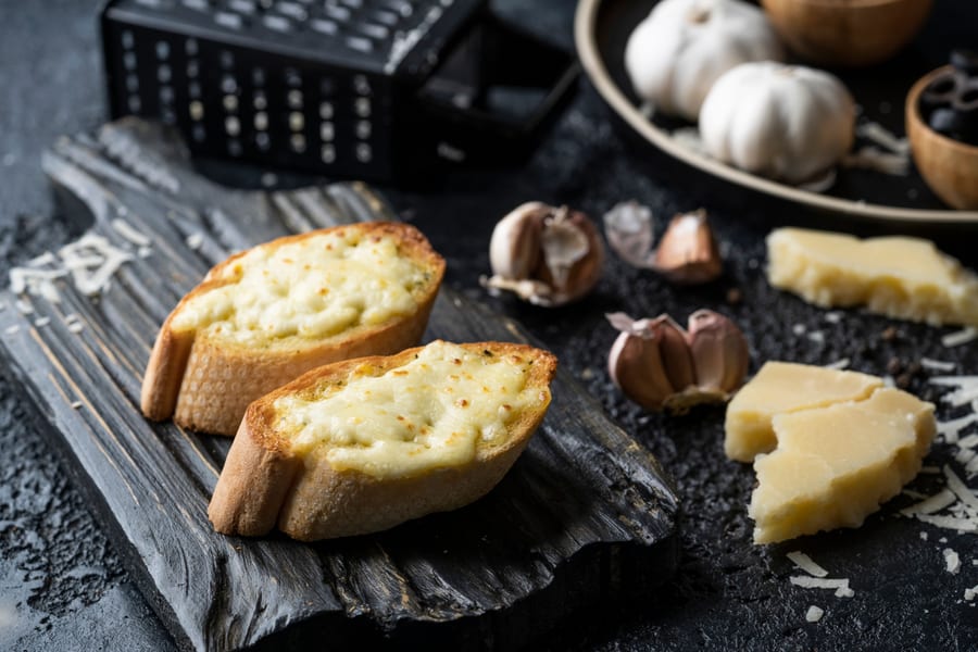 CHEESE GARLIC BREAD